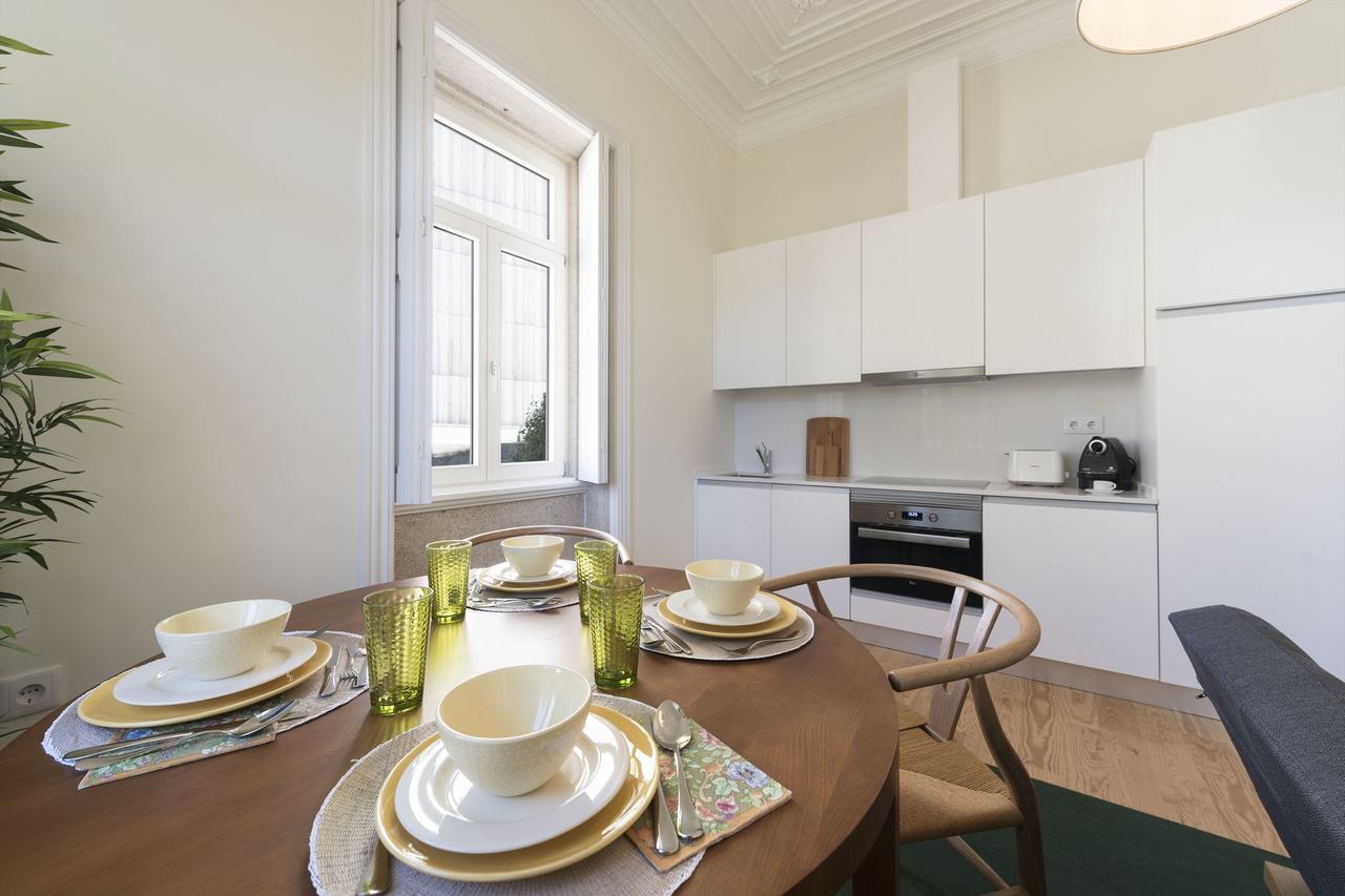 City Center Chill Apartment By Lovelystay Porto Ngoại thất bức ảnh